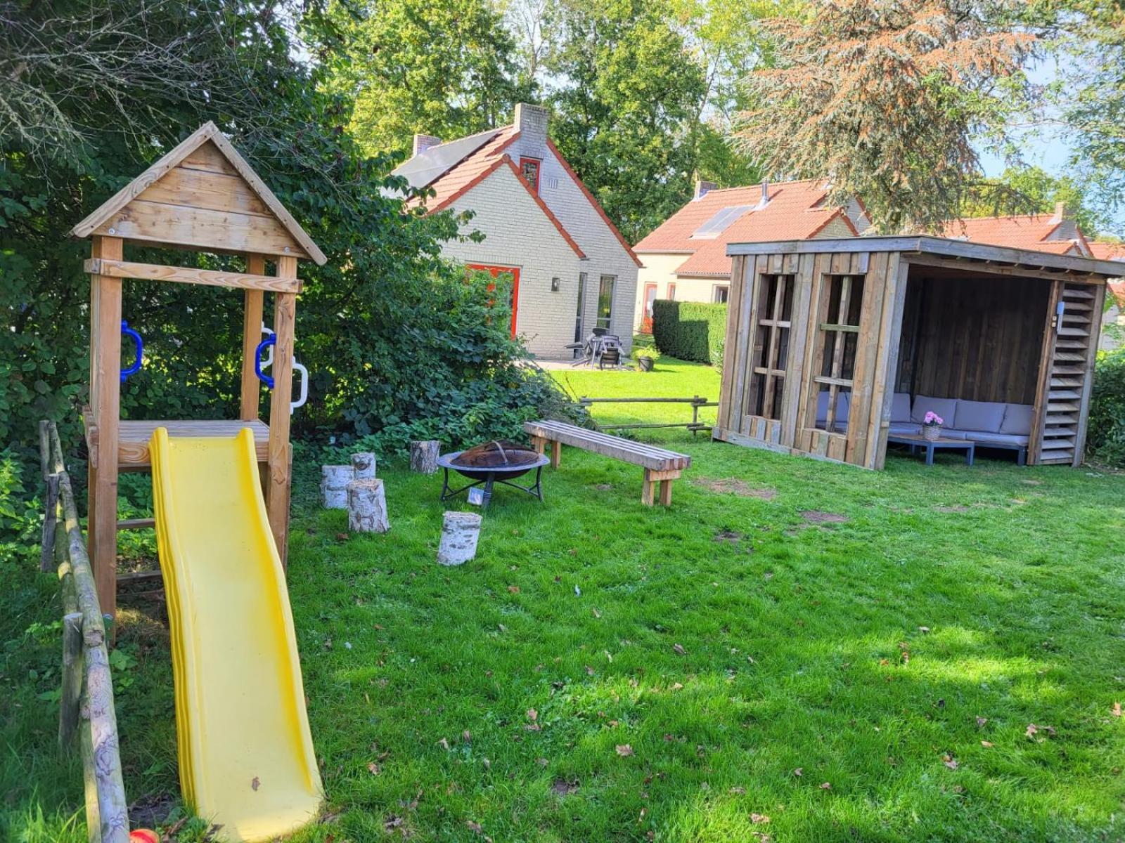Serene Family Retreat: Garden Oasis with Lake and Playgrounds Ewijk Exterior photo